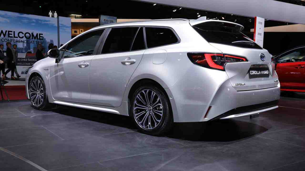 Auris’e elveda deyin: 2019 model Toyota Corolla tanıtıldı