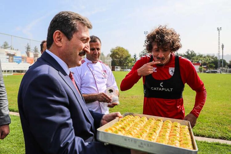 Samsun Valisi Tavlı’dan Samsunspor’a ziyaret