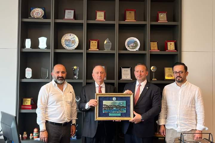 TSO’Başkanı Serdal Sefa Kocabaş Osman Parlak’ı ziyaret ettiler