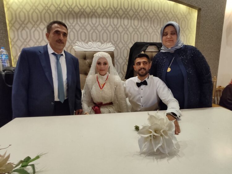 Hacınabi Mahallesi Muhtar Adayı Rıza Keleş’in Oğlunu Evlendirdi