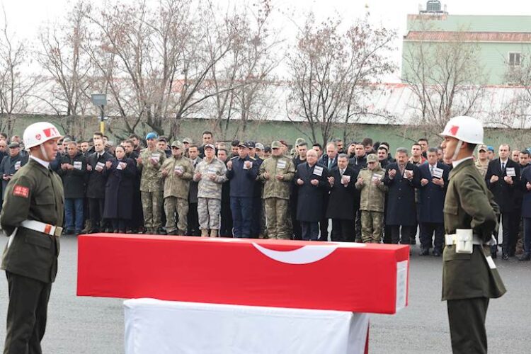 Pençe-Kilit Şehitlerimiz İçin Şırnak’ta Tören Düzenlendi