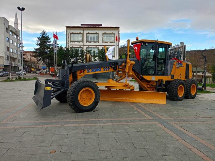 ALAÇAM BELEDİYESİ MAKİNE PARKINI GÜÇLENDİRİYOR