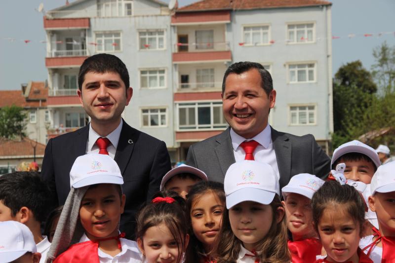 ALAÇAM’DA 23 NİSAN ÇEŞİTLİ ETKİNLİKLERLE KUTLANDI