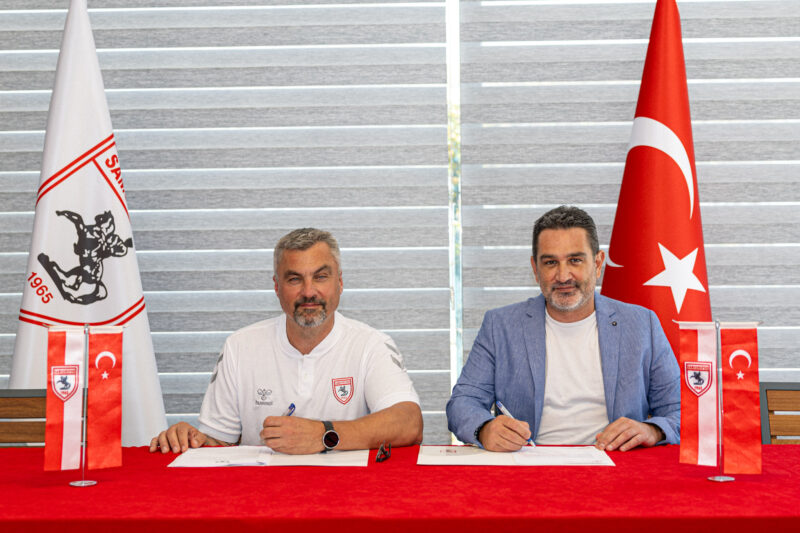 SAMSUNSPOR YENİ TEKNİK DİREKTÖRÜ THOMAS REIS SÖZLEŞME İMZALAMIŞTIR