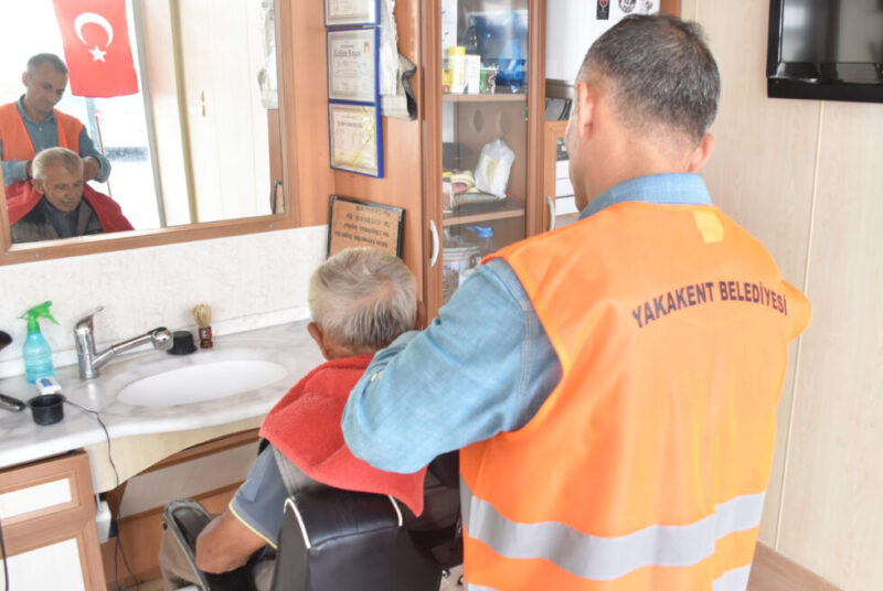 Yakakent Belediyesi’nden evde kuaför hizmeti