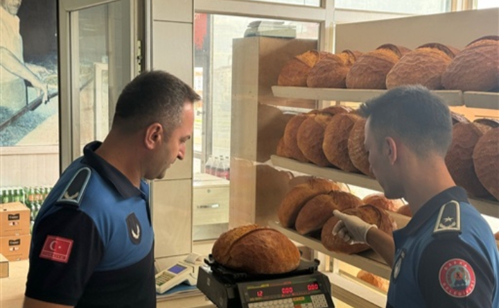 BAFRA’DA FIRINLAR DENETLENDİ