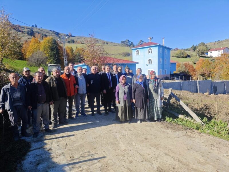 Yakakent Belediye Başkanı Köydeki Çalışmaları Yerinde İnceledi