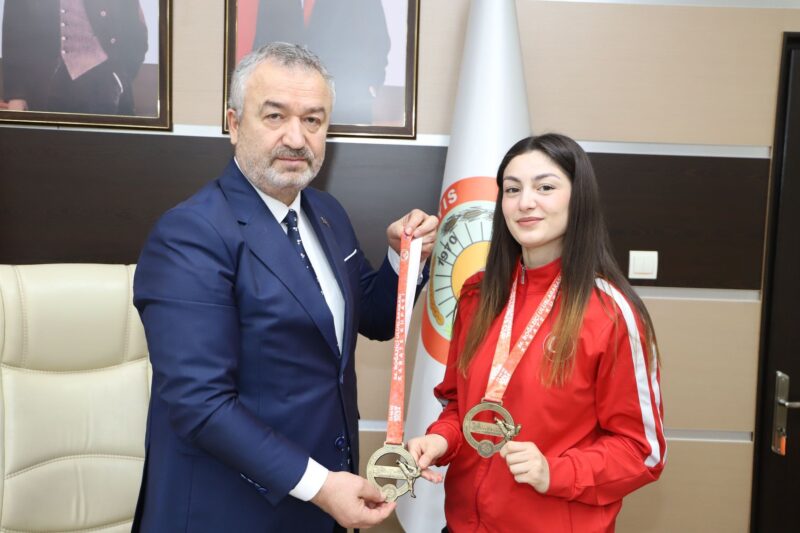 Milli Sporculardan Başkan Topaloğlu’na Ziyaret
