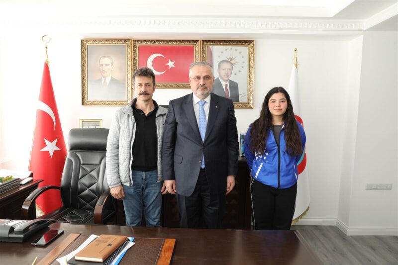 BAŞKAN KILIÇ, EZGİNUR TÜRKMEN’İ MİLLİ TAKIMA YOLCU ETTİ