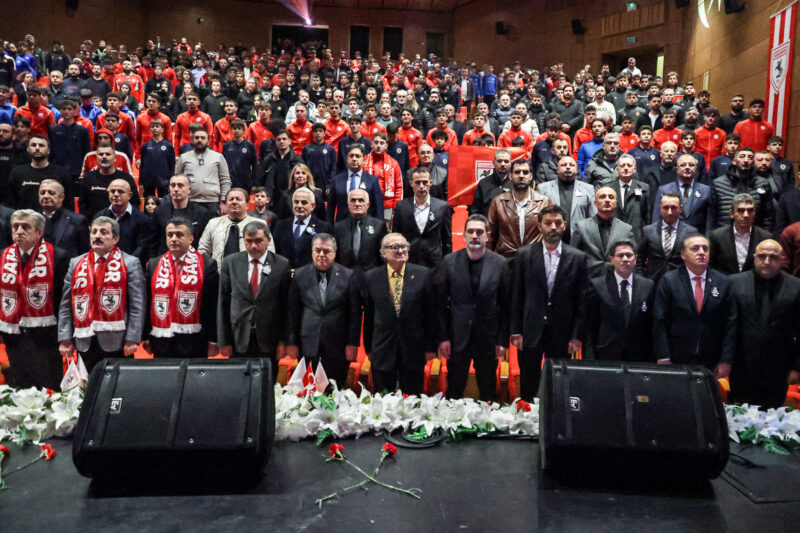 ÖZEL GECEDE FUTBOL ŞEHİTLERİ ANLAMLI BİR PROGRAMLA ANILDI
