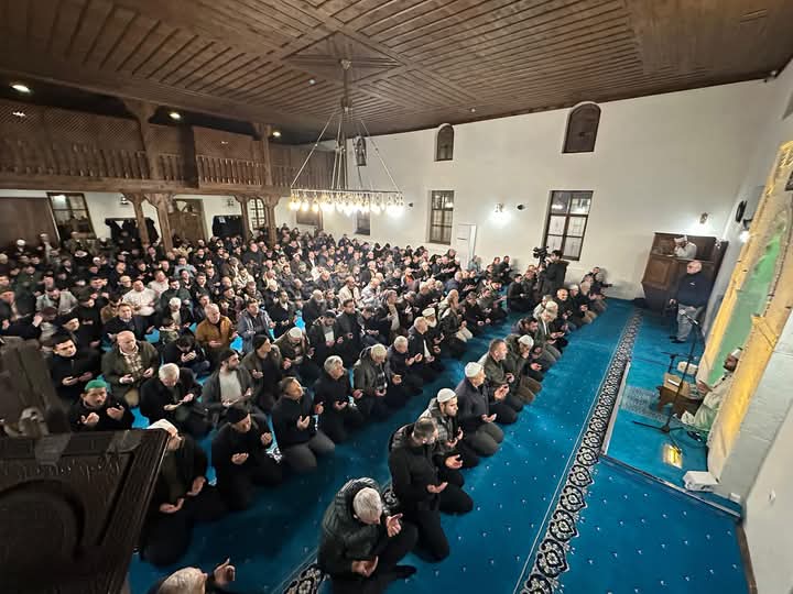 Bafra Çarşı Camii’de Berat Kandili İdrak Edildi