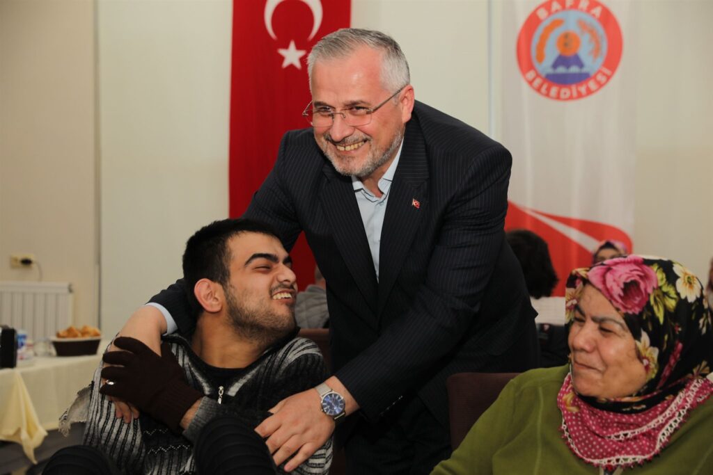 BAŞKAN KILIÇ’TAN ENGELLERİ AŞAN İFTAR BULUŞMASI