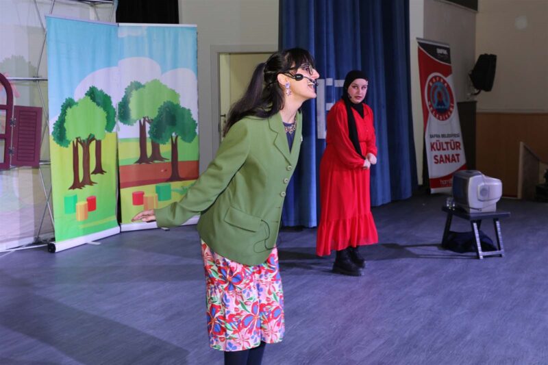 BAFRA’DA ÇOCUKLAR TİYATRO İLE İÇ İÇE