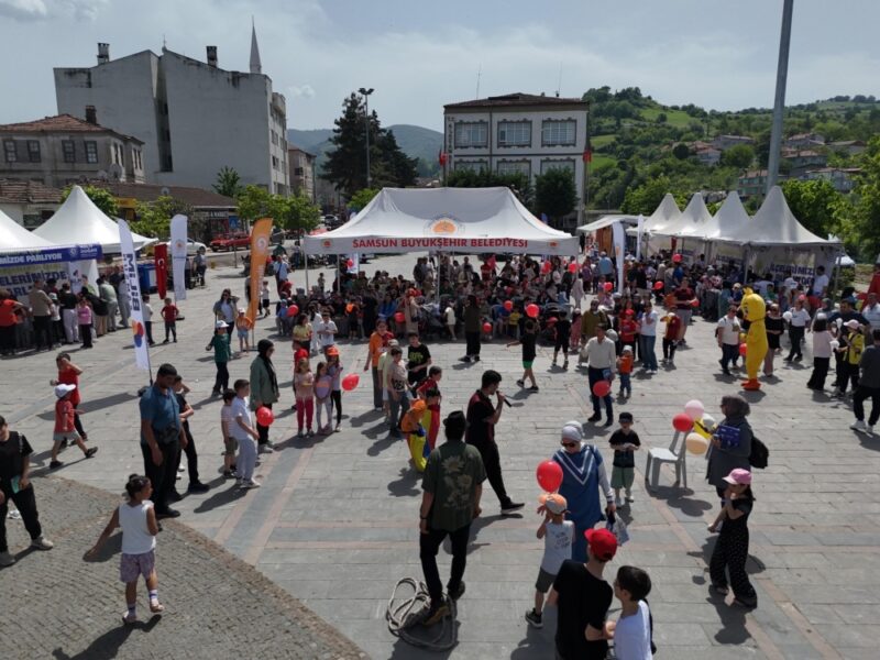 BÜYÜKŞEHİR İLE İLÇELERDE KÜLTÜR-SANAT RÜZGARI