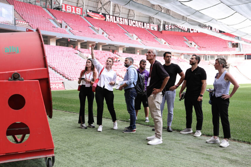 UEFA YETKİLİLERİ SAMSUNSPOR STADYUMUMUZDA İNCELEMELERDE BULUNDU