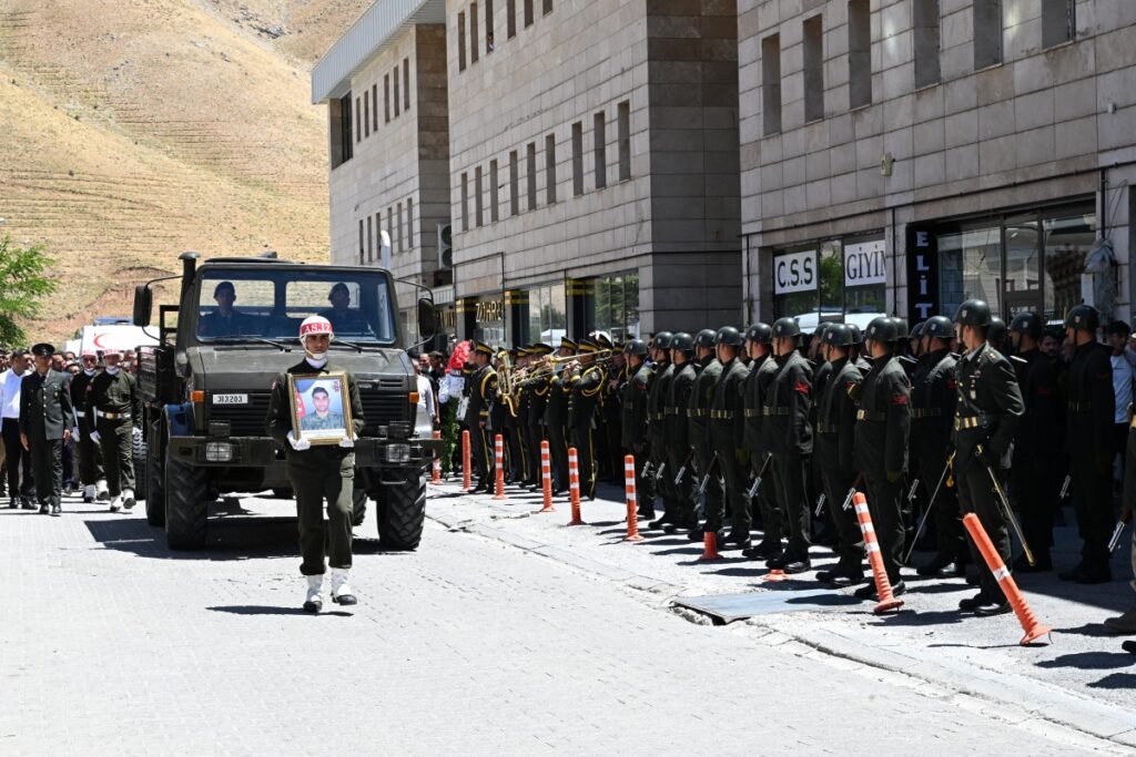 ŞEHİDİMİZE SON GÖREV