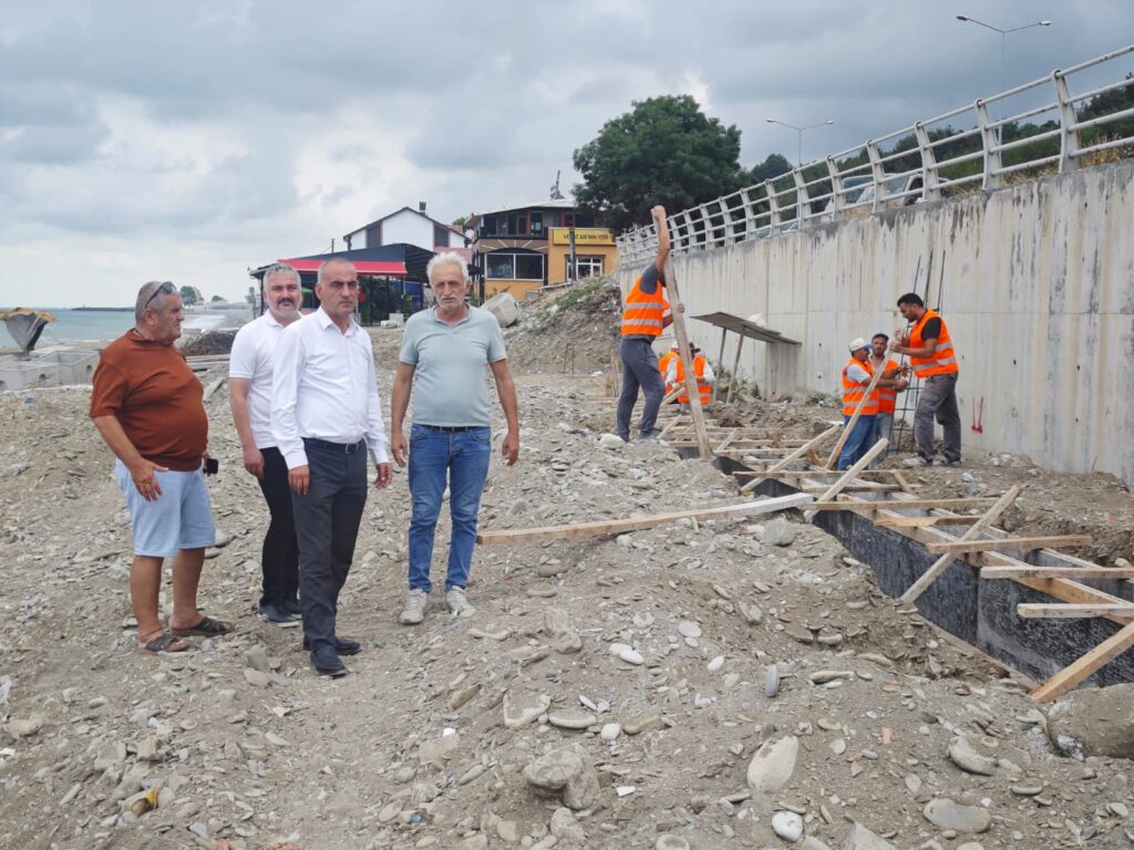 Yakakent Zilfansuyu Sahili Yenileniyor