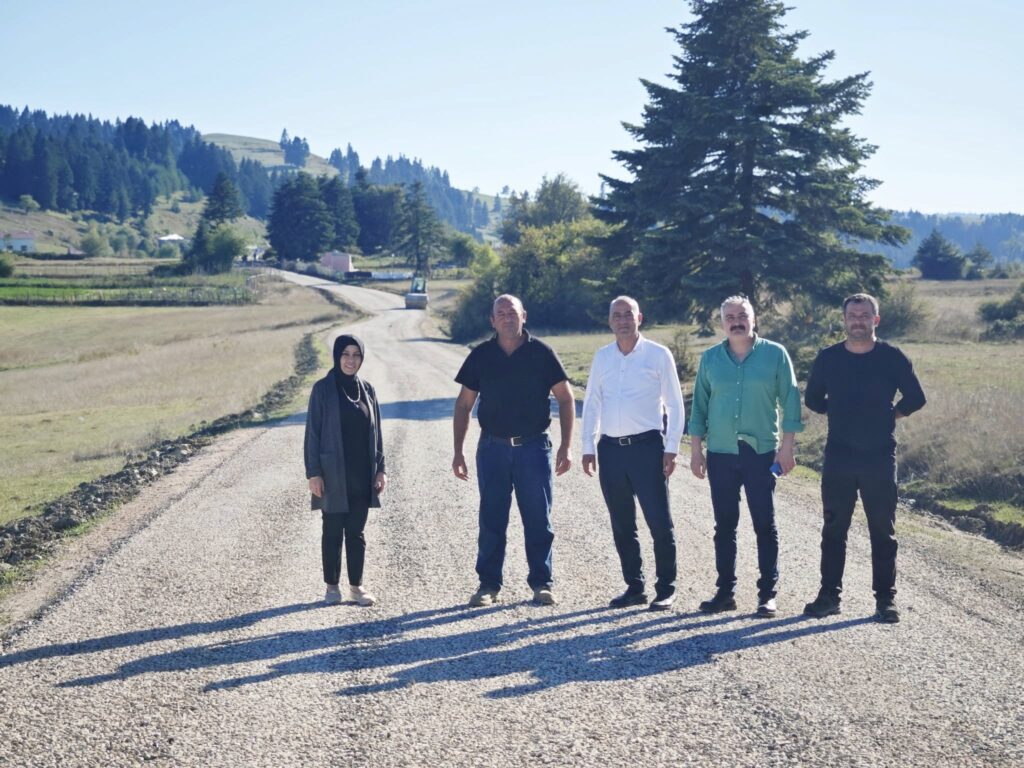 Yakakent Uzunkız Yolunda Asfalt Çalışmalarına Başlandı