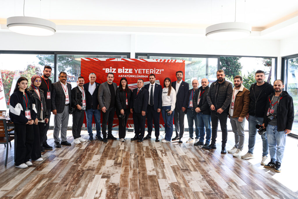 SAMSUNSPOR İCRA KURULU BASIN MENSUPLARIYLA BİR ARAYA GELDİ