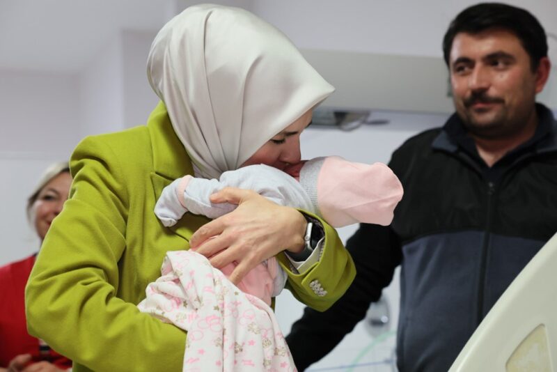 Ocak ayı doğum yardımı ödemeleri annelerin hesaplarına yatırıldı