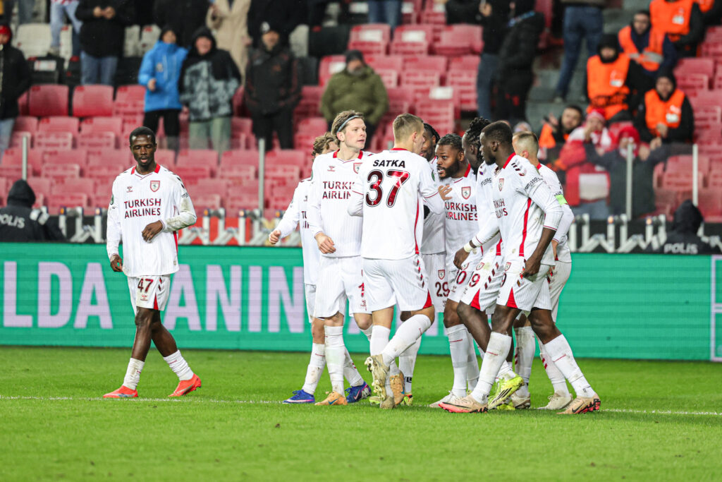 SAMSUNSPOR A.Ş.: 4 KF SHKËNDIJA: 0