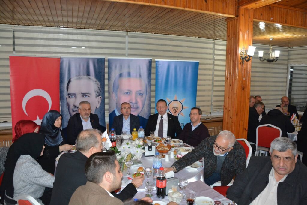 Başkan Kocabaş AK Parti Bafra Teşkilatının İftar Programına Katıldı