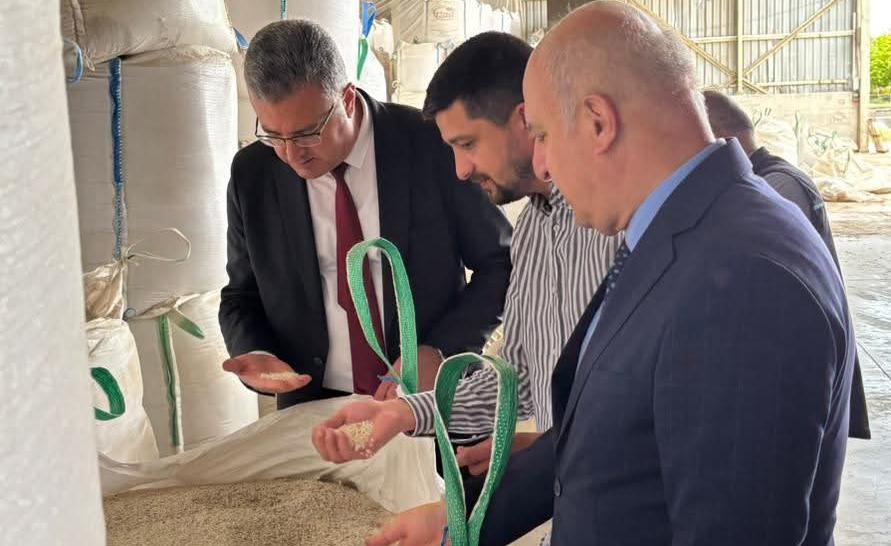 📍 İl Müdürü Yılmaz’dan Bafra’daki Pirinç Fabrikalarına Ziyaret