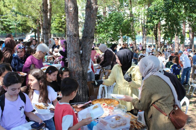 Şehit Burak Perçin İlkokulu Kermesi Yoğun Katılımla Gerçekleştirildi