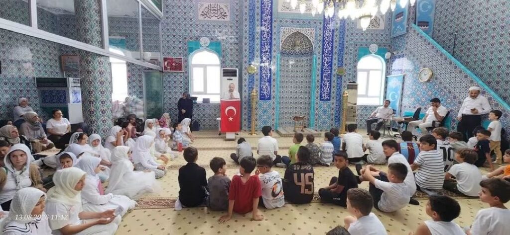 Hacı Mahmut Sarı Camii’nde Yaz Kur’an Kursu Kapanış Programı Düzenlendi 