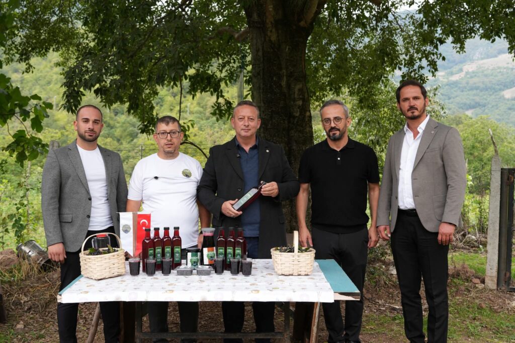 Başkan Serdal Sefa Kocabaş, Aronya Yetiştirme Alanlarını İnceledi